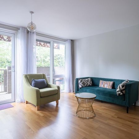 Brand New London Flat With Car Park Apartment ภายนอก รูปภาพ