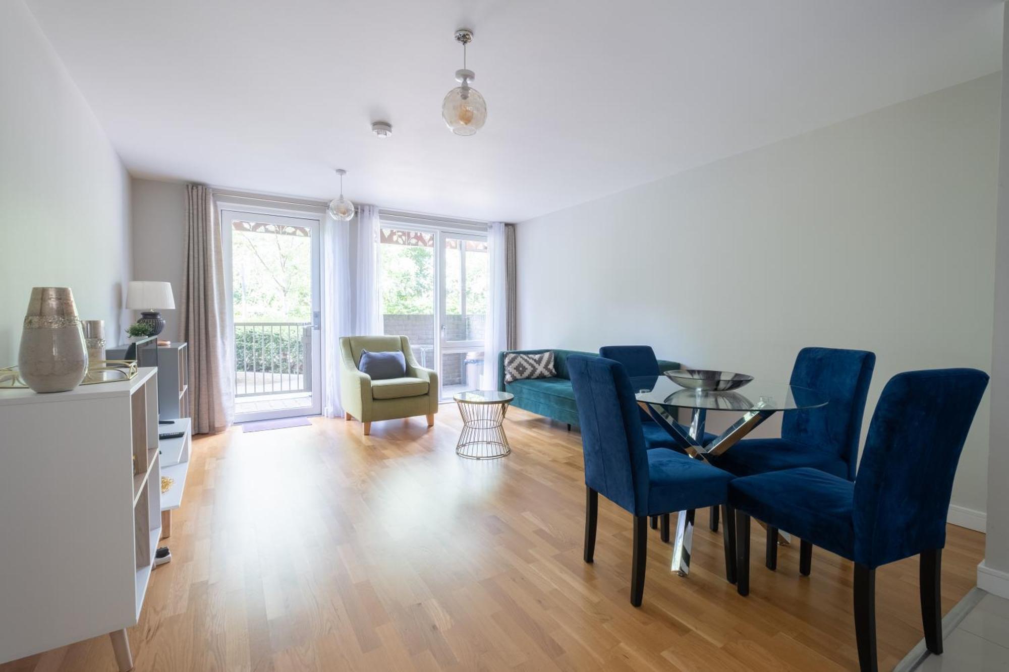 Brand New London Flat With Car Park Apartment ภายนอก รูปภาพ