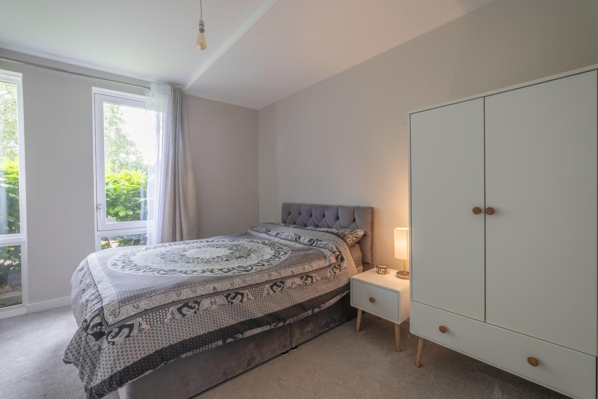 Brand New London Flat With Car Park Apartment ภายนอก รูปภาพ