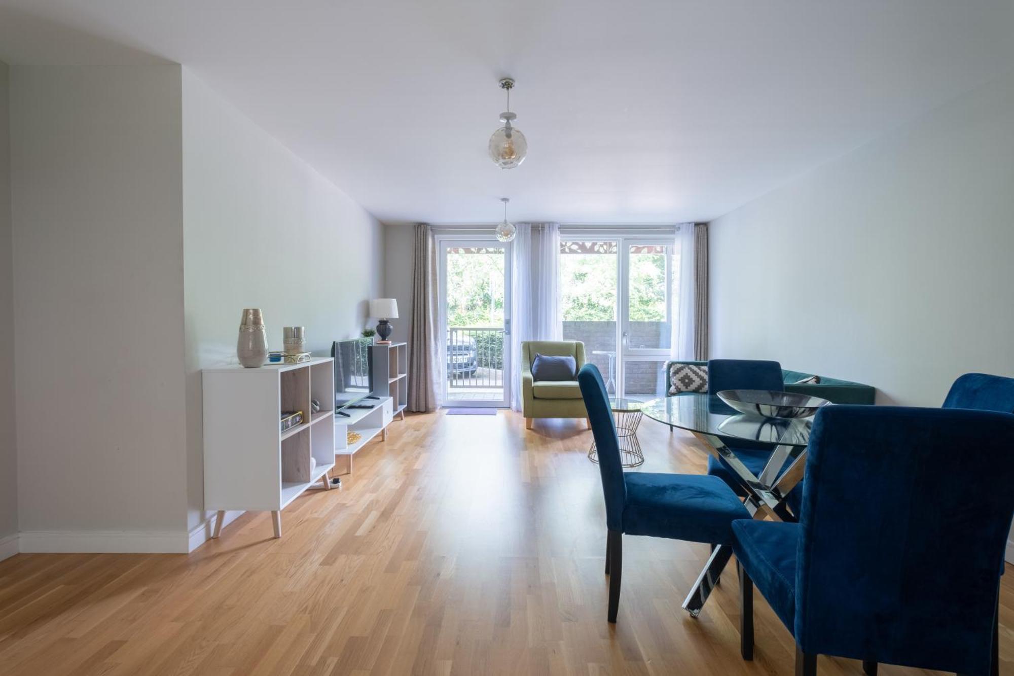 Brand New London Flat With Car Park Apartment ภายนอก รูปภาพ